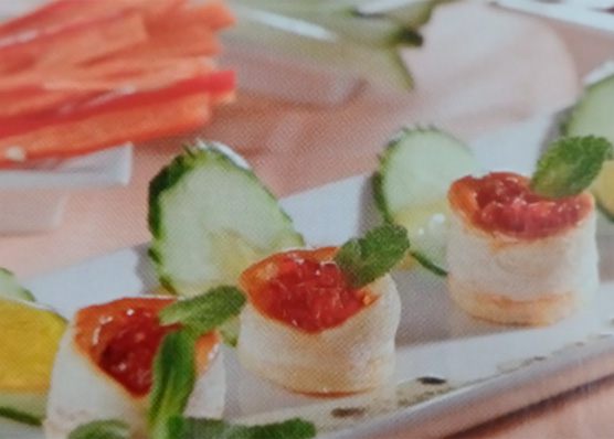 Mermelada de pimiento rojo al aroma a vainilla y pepino con miel